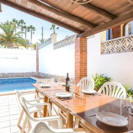 Sleeps 8 Villa *