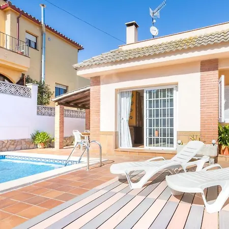 Sleeps 8 Blanes