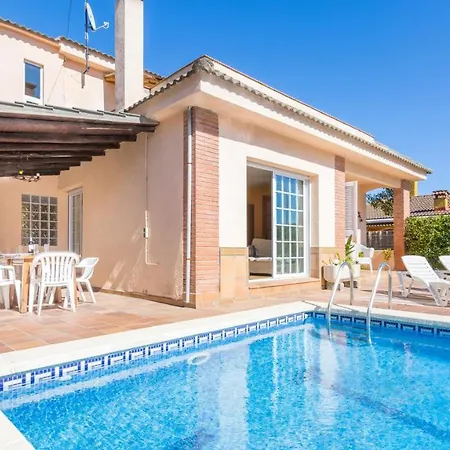 Sleeps 8 Villa Blanes
