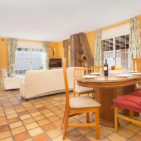 Sleeps 8 * Blanes