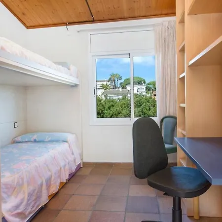 Villa Sleeps 8 Blanes